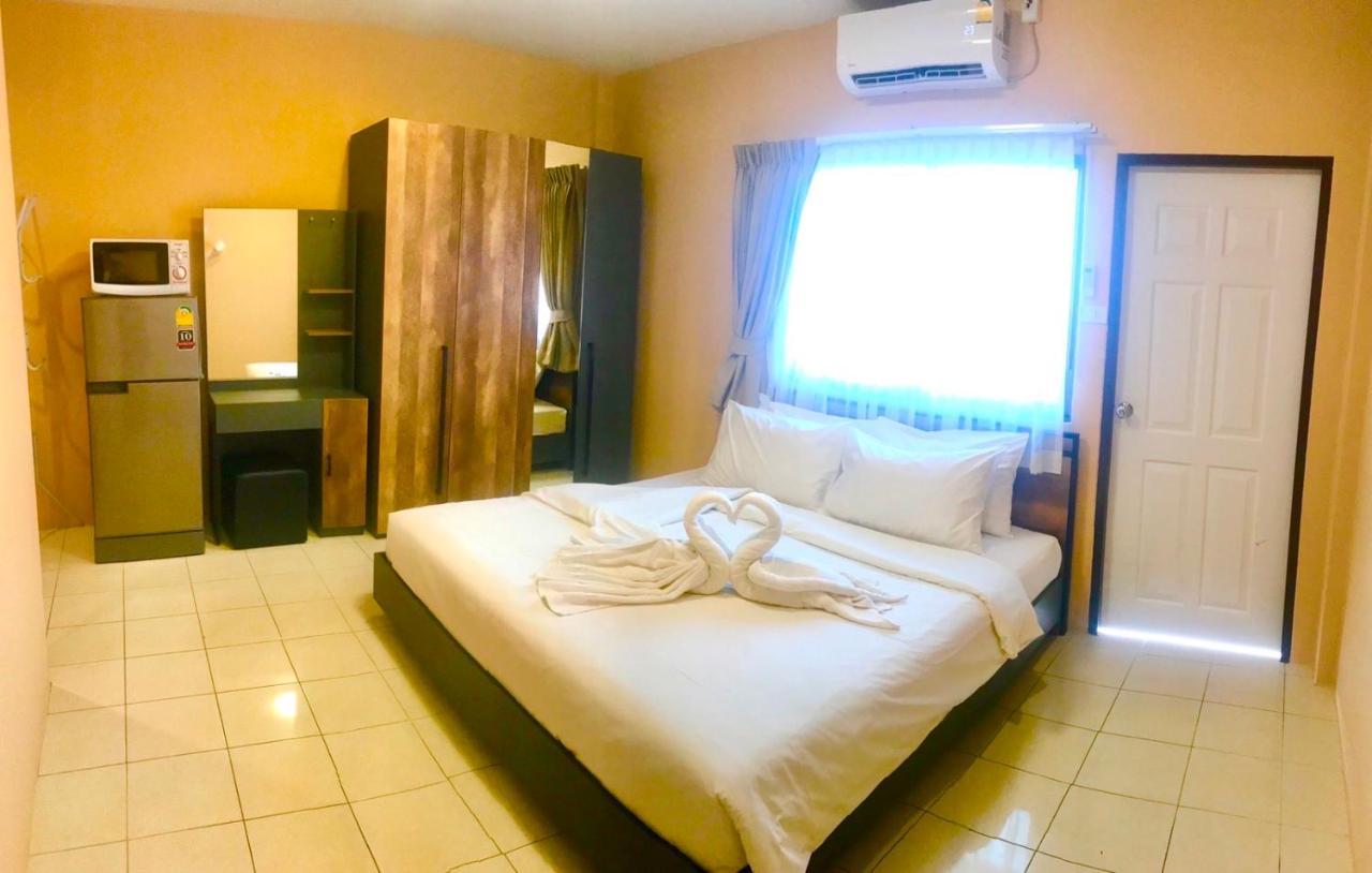 The Luka Guesthouse And Restaurant Patong Exterior photo