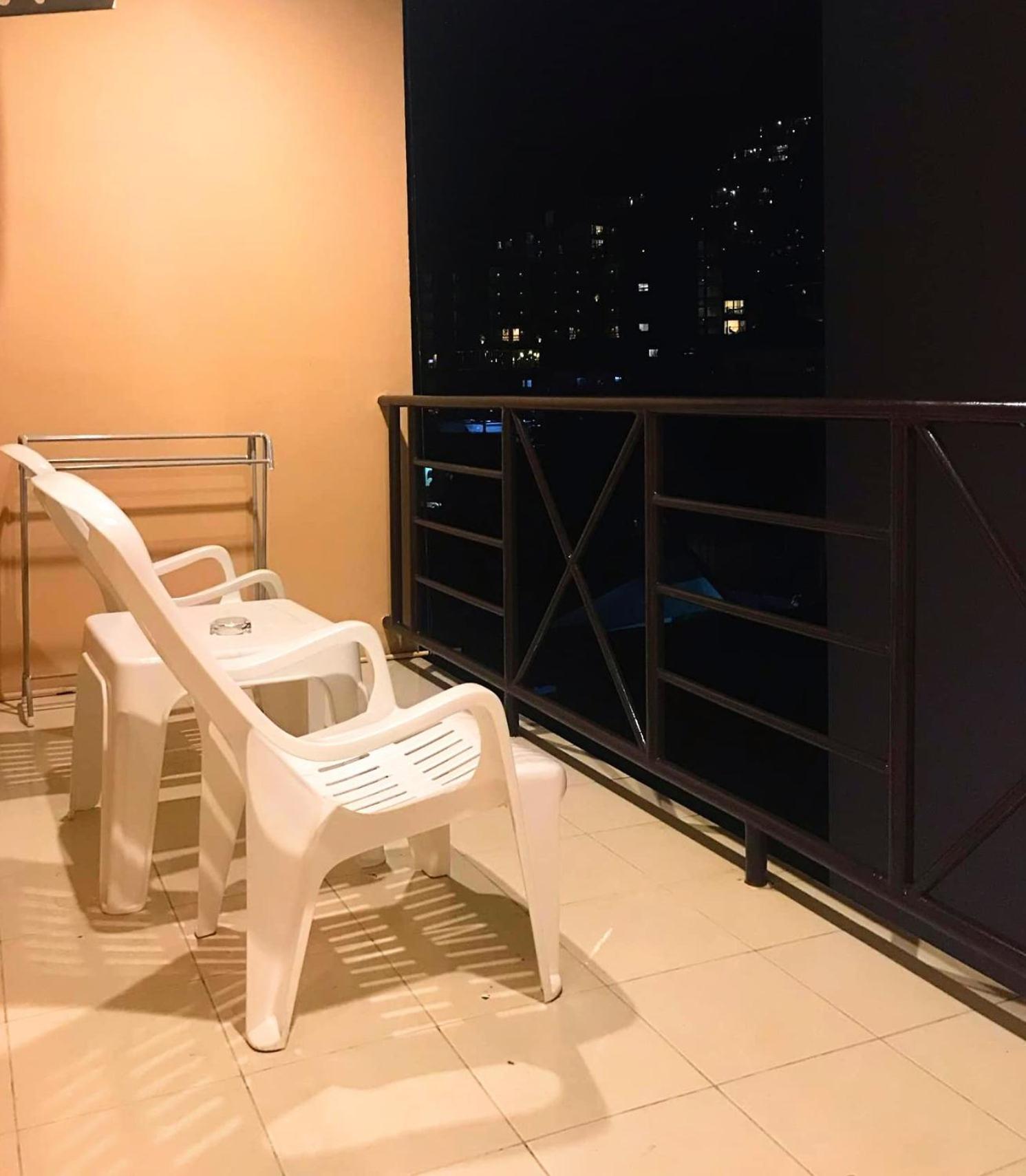 The Luka Guesthouse And Restaurant Patong Exterior photo